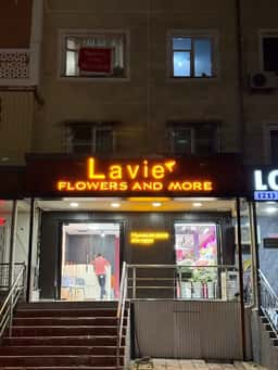 Lavie Flowers