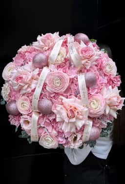 Infinity Roses