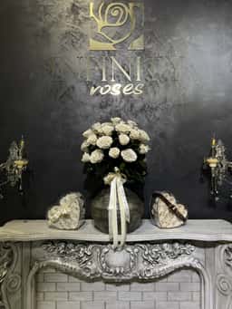 Infinity Roses