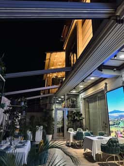Mona Restaurant
