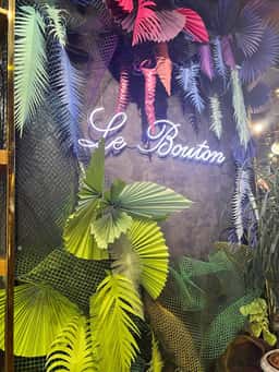 Le Bouton