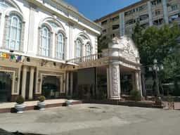 Dunyo Saroyi