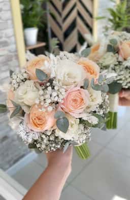 Kompliment Flowers And Gifts