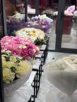 Lavie Flowers
